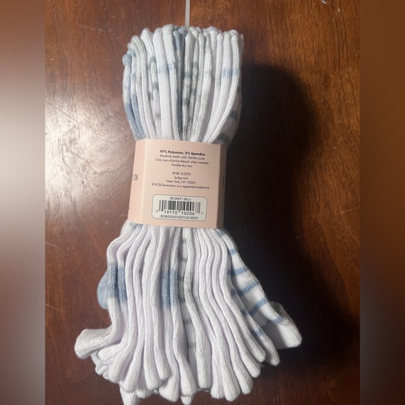 NWT BCBGeneration White and Blue Polka Dot Socks - 10 Pairs - Picture 3 of 3